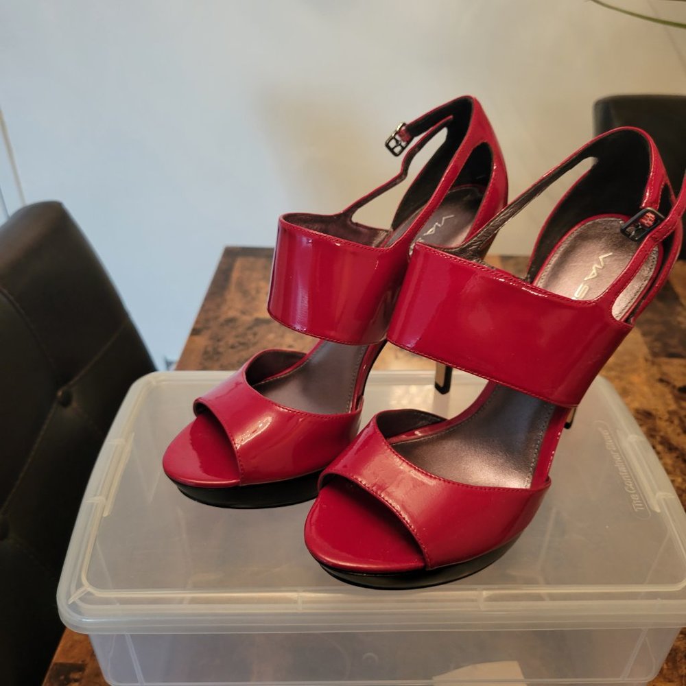 Sandal - Picture 3 of 3